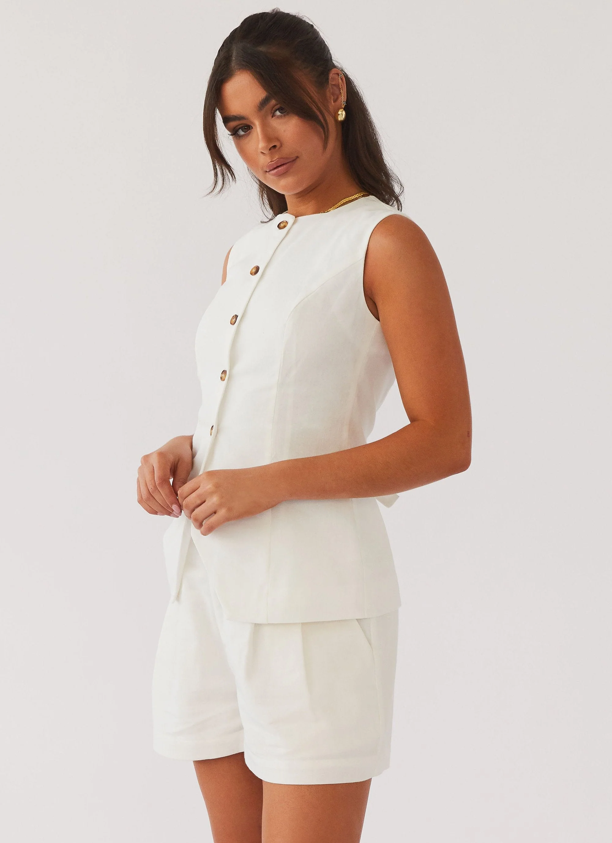 Born For Bordeaux Linen Shorts - White - Image 3